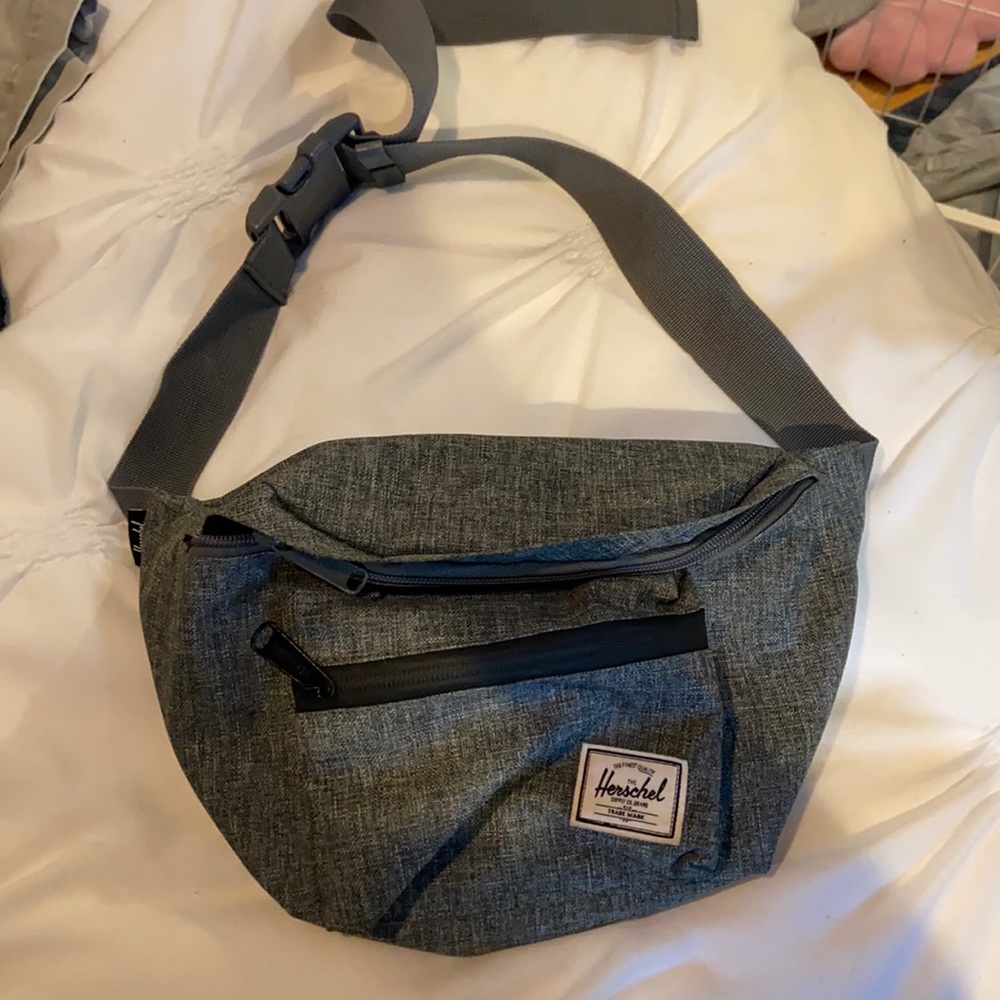 Herschel fanny pack